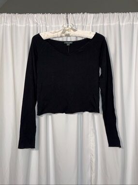wild fable Black Long-Sleeve V-Neck Crop Top